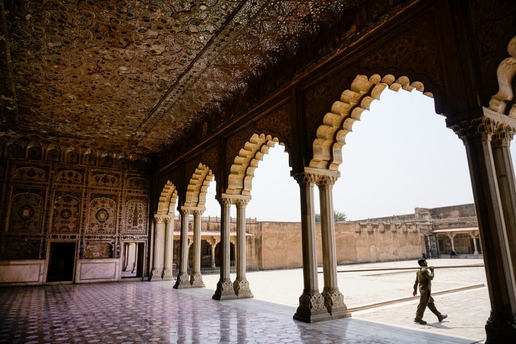 Photo inside the Palace of Mirrors with a view of the veranda